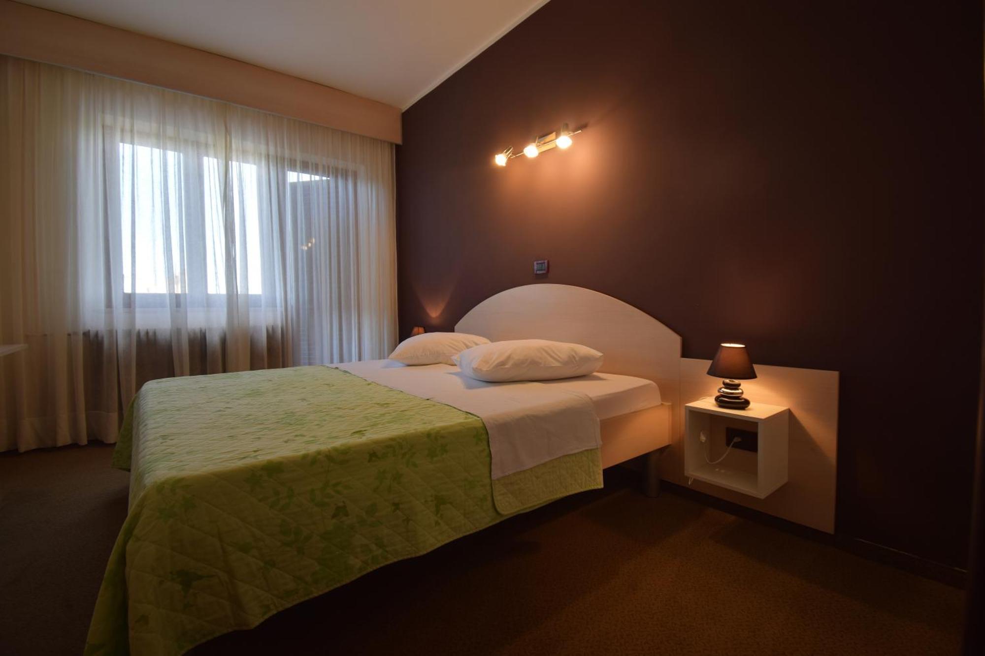 Hotel Zephyr - Plovanija Buje Exteriér fotografie